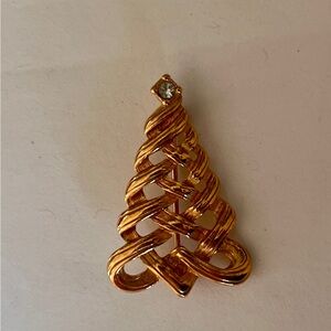 Vintage AVON Christmas Tree Brooch with Rhinestone Star